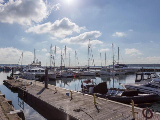 Villa Crow'S Nest Poole Exterior foto